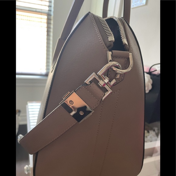 Givenchy Antigona Medium in nude - Picture 4 of 9